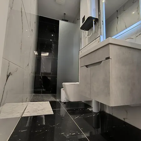 James Studio Tirana